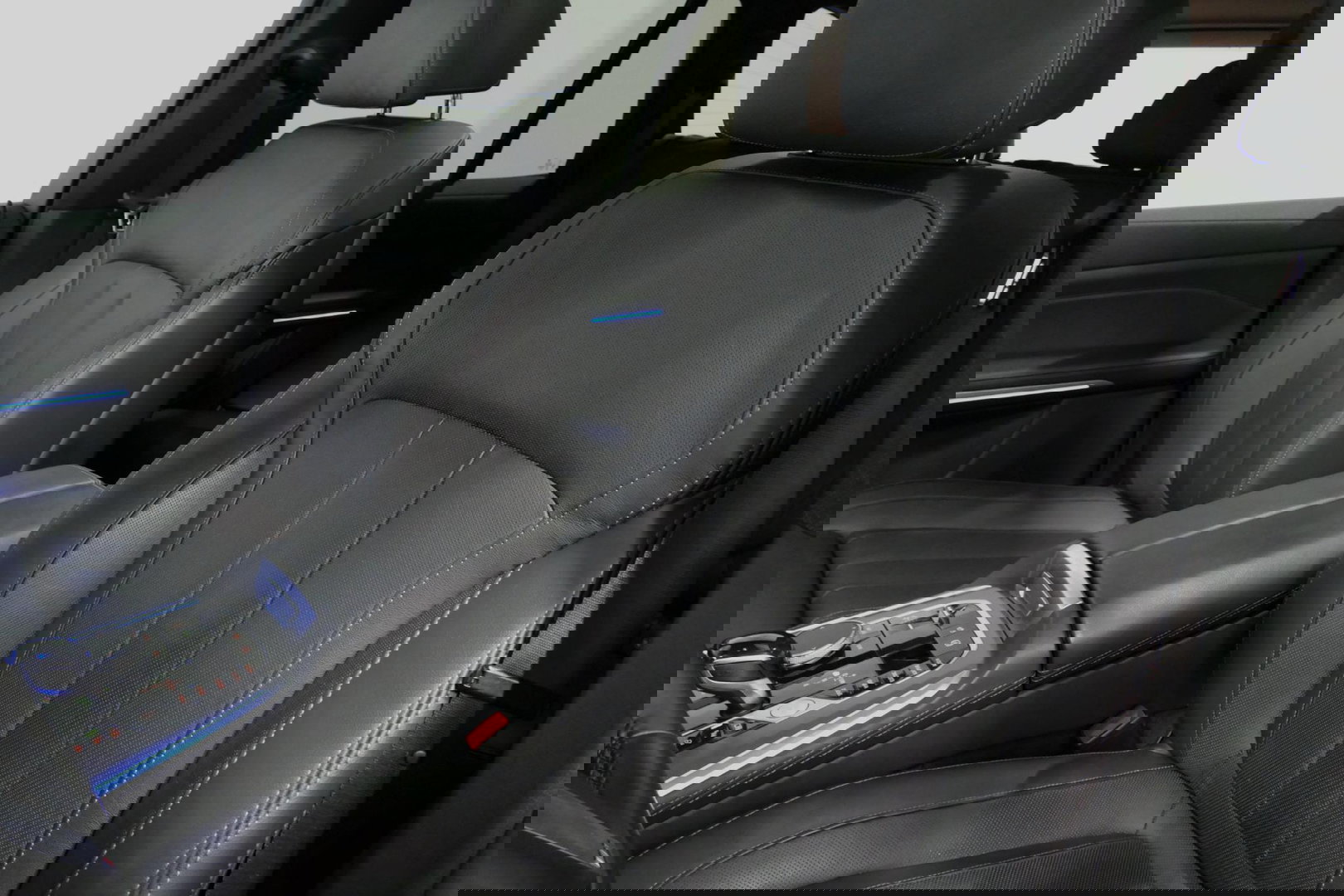 BMW X5 xDrive45e M Sport / Maxton Design Bodykit V.2 / Panoramadak / Achterasbesturing / BMW Laser Light / Elektr. verstelbare voorstoelen + memory / Stoelkoeling + -verwarming / Soft Close / Ambienteverlichting / HUD / Rondomzichtcamera / Apple Carplay - Androi