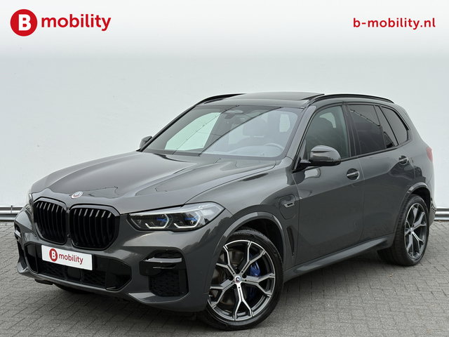 BMW X5 - xDrive45e High Executive M-Sport *Dravitgrau Laser Trekhaak 2700kg | Soft Close | Panoramadak Sky Lounge | Head-Up | 360 Camera