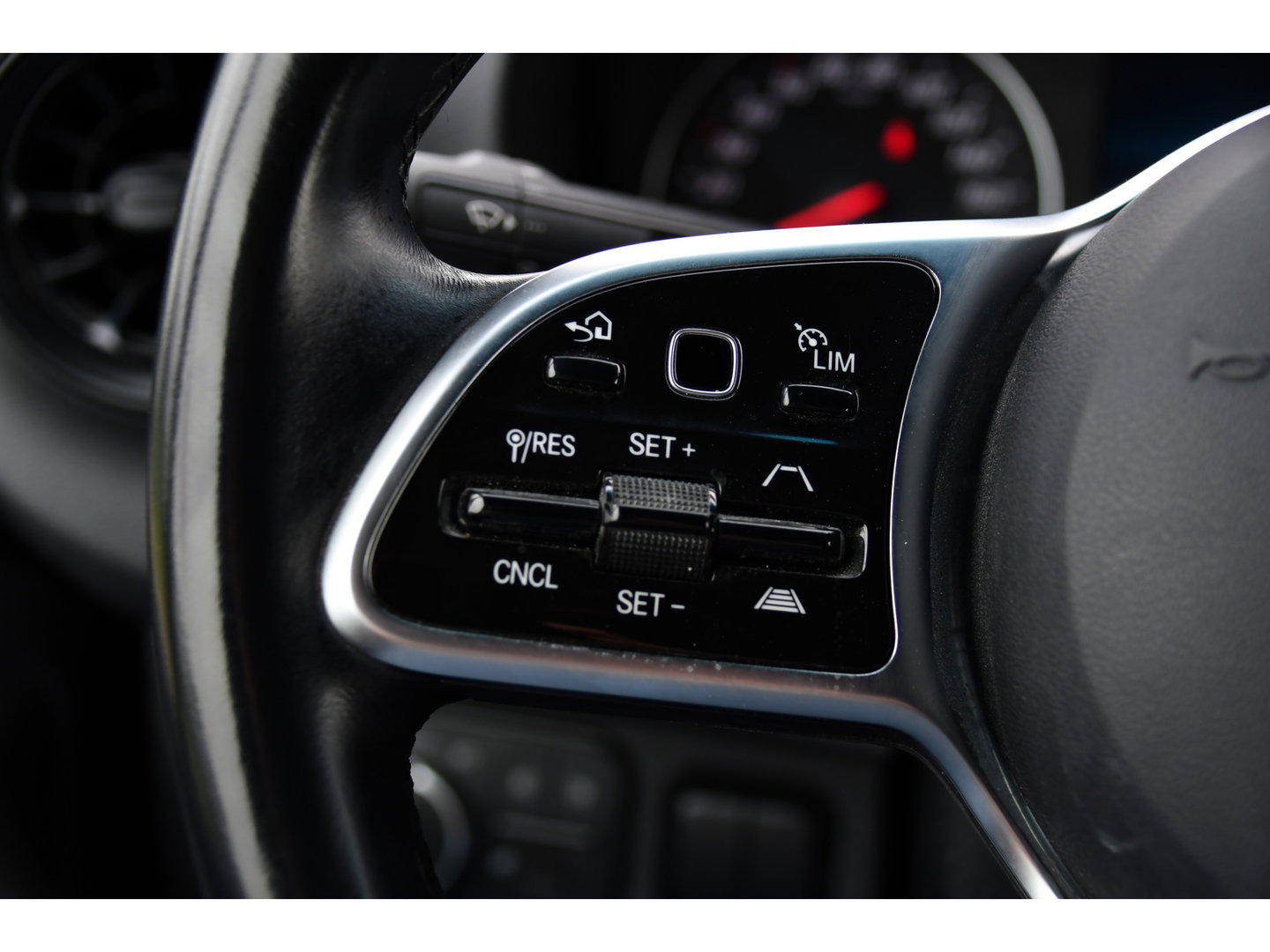 Mercedes-Benz Sprinter 315 1.9 CDI L2H2 FWD AMG Edition Adaptieve Cruise, Camera, Carplay, 150pk, LED, Dodehoek, Sensoren, Multimedia, Uniek!