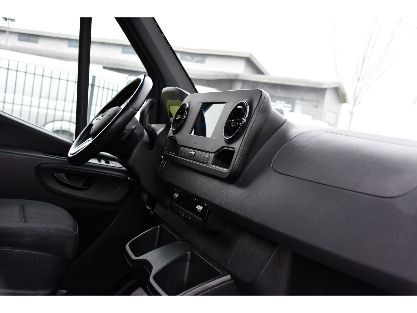 Mercedes-Benz Sprinter 315 1.9 CDI L2H2 FWD AMG Edition Adaptieve Cruise, Camera, Carplay, 150pk, LED, Dodehoek, Sensoren, Multimedia, Uniek!