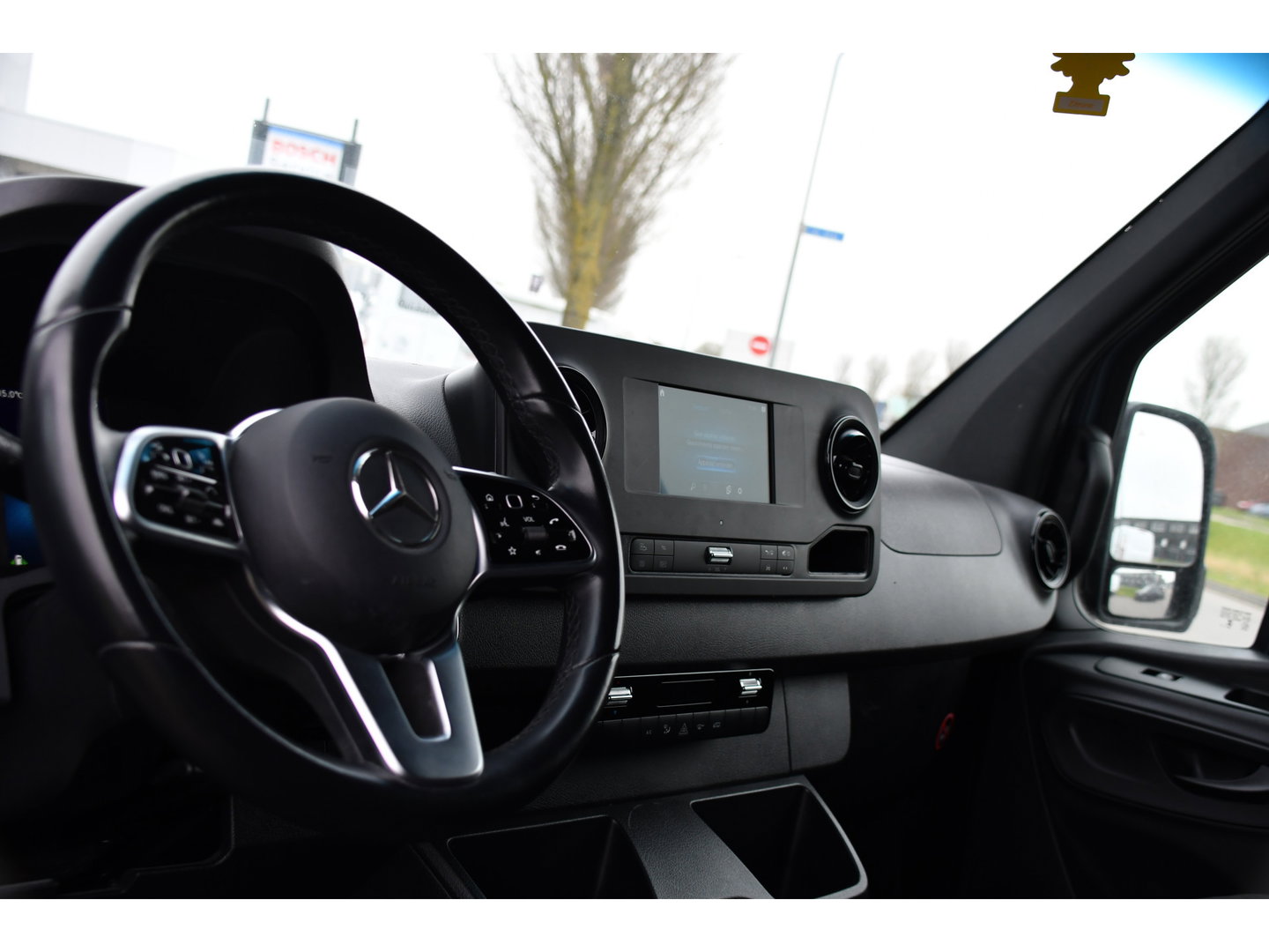 Mercedes-Benz Sprinter 315 1.9 CDI L2H2 FWD AMG Edition Adaptieve Cruise, Camera, Carplay, 150pk, LED, Dodehoek, Sensoren, Multimedia, Uniek!