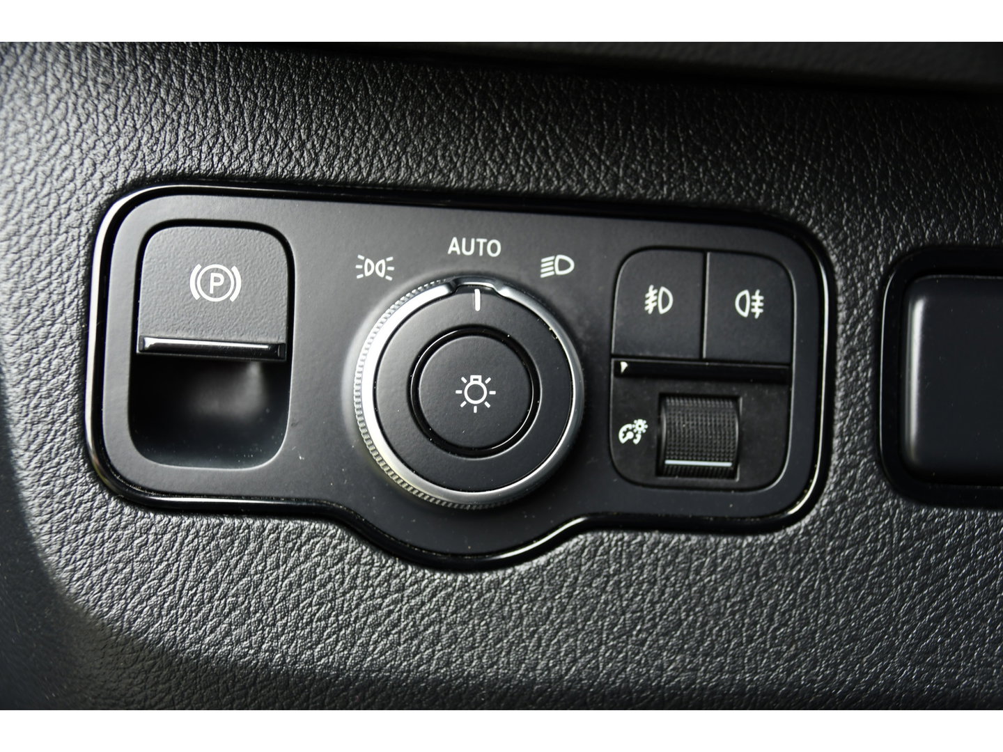 Mercedes-Benz Sprinter 315 1.9 CDI L2H2 FWD AMG Edition Adaptieve Cruise, Camera, Carplay, 150pk, LED, Dodehoek, Sensoren, Multimedia, Uniek!