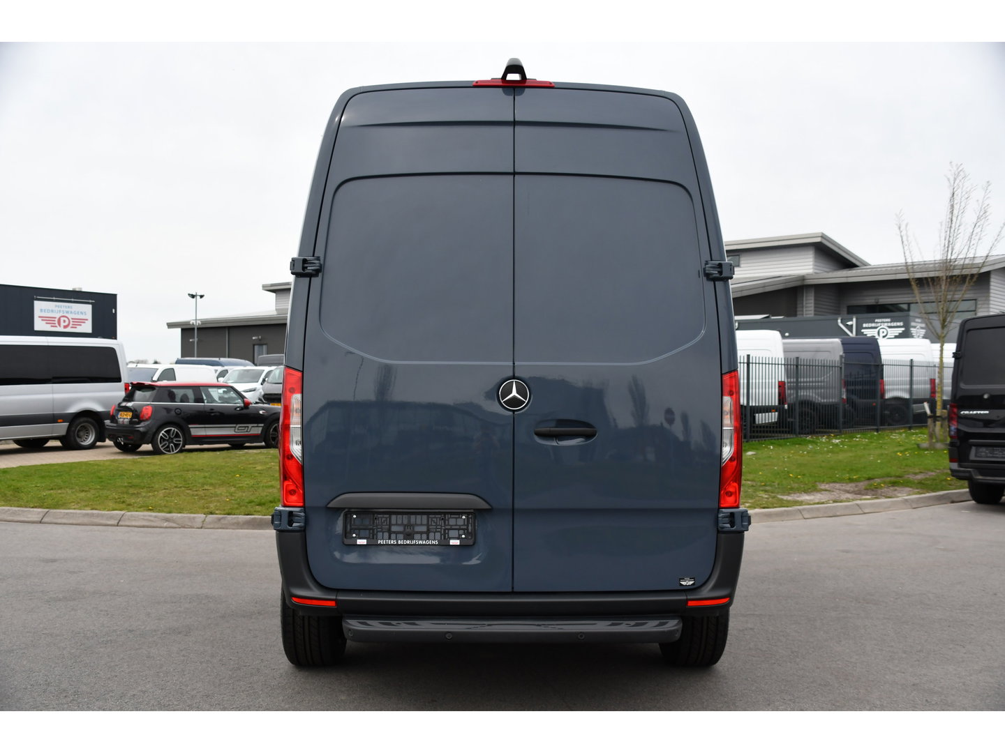 Mercedes-Benz Sprinter 315 1.9 CDI L2H2 FWD AMG Edition Adaptieve Cruise, Camera, Carplay, 150pk, LED, Dodehoek, Sensoren, Multimedia, Uniek!