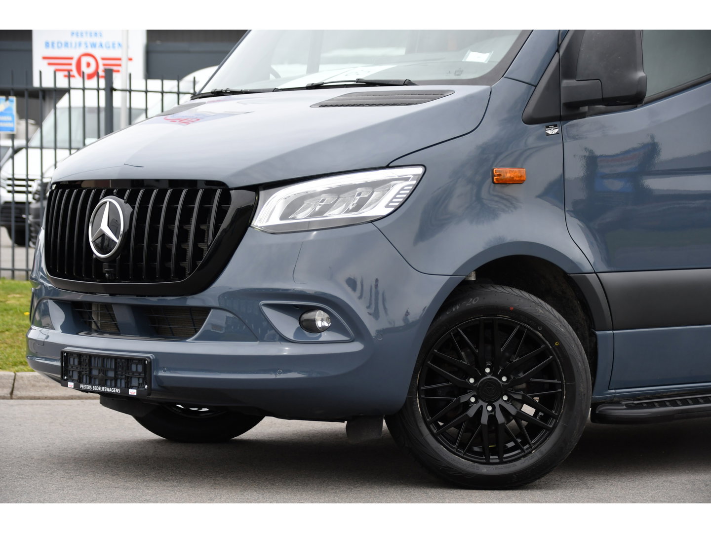 Mercedes-Benz Sprinter 315 1.9 CDI L2H2 FWD AMG Edition Adaptieve Cruise, Camera, Carplay, 150pk, LED, Dodehoek, Sensoren, Multimedia, Uniek!