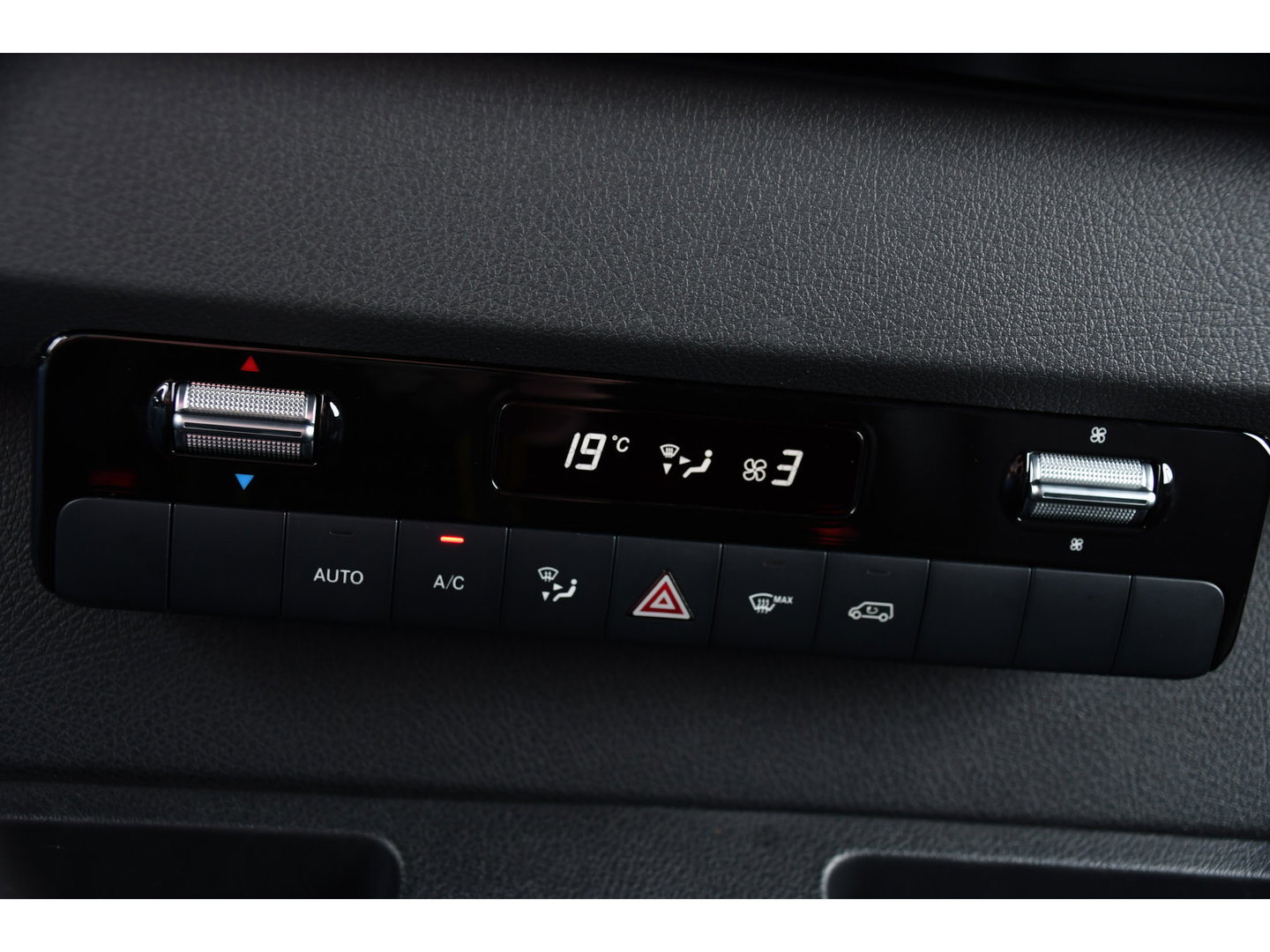 Mercedes-Benz Sprinter 319 V6 3.0 CDI L2H1 DC PB Edition