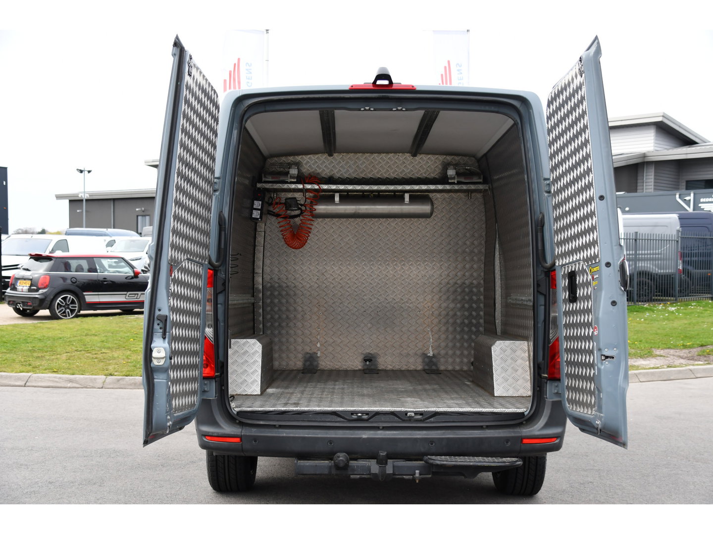 Mercedes-Benz Sprinter 319 V6 3.0 CDI L2H1 DC PB Edition