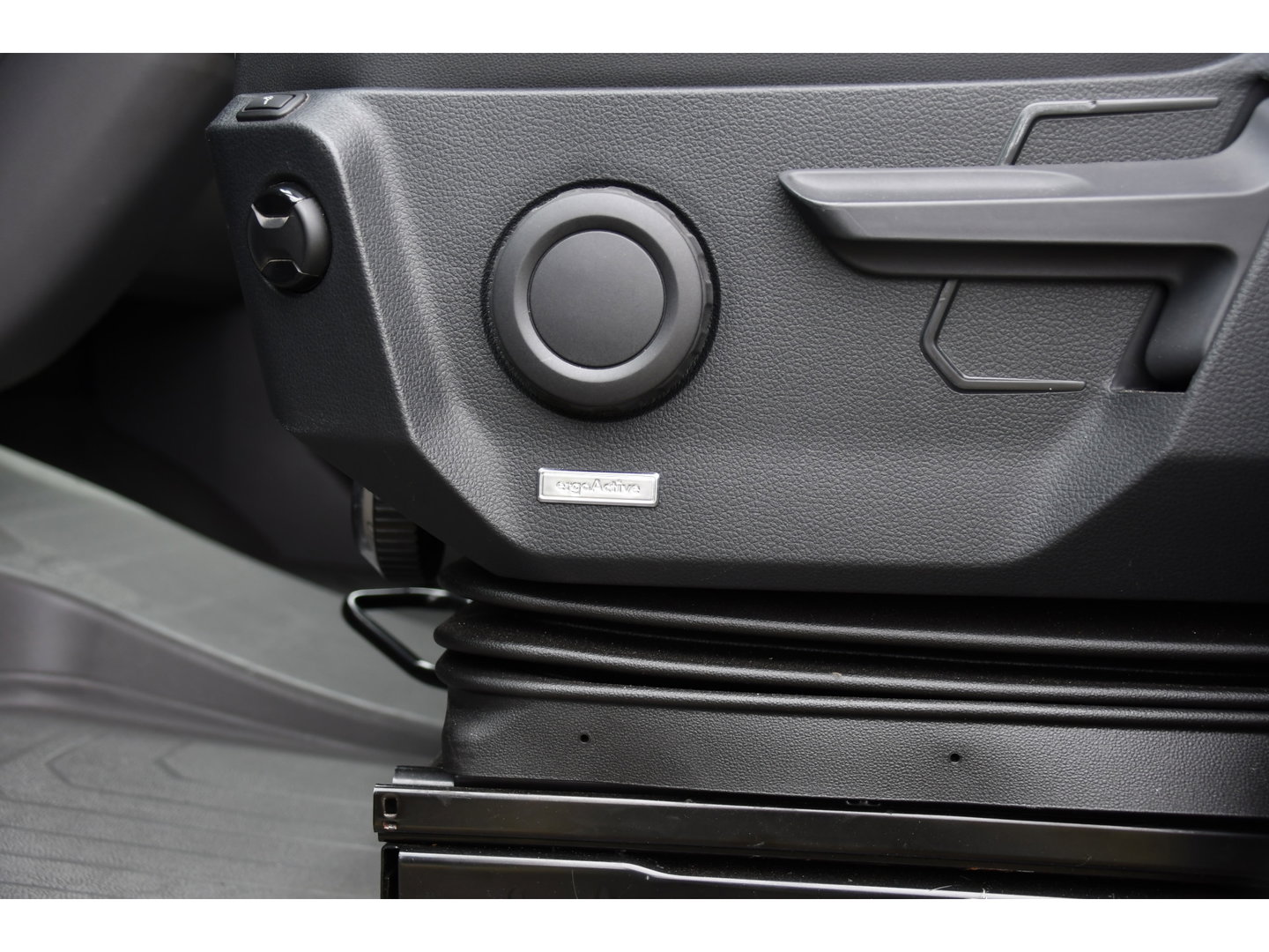 Volkswagen Crafter 35 2.0 TDI L3H3 Highline PB Edition Adaptieve Cruise, Camera, Carplay, LED, Clima, Stoelverwarming, 177pk, Automaat, Leder, Uniek!