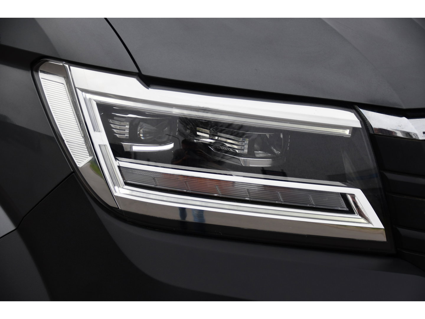 Volkswagen Crafter 35 2.0 TDI L3H3 Highline PB Edition Adaptieve Cruise, Camera, Carplay, LED, Clima, Stoelverwarming, 177pk, Automaat, Leder, Uniek!