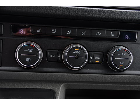 Volkswagen Crafter 35 2.0 TDI L3H3 Highline PB Edition Adaptieve Cruise, Camera, Carplay, LED, Clima, Stoelverwarming, 177pk, Automaat, Leder, Uniek!