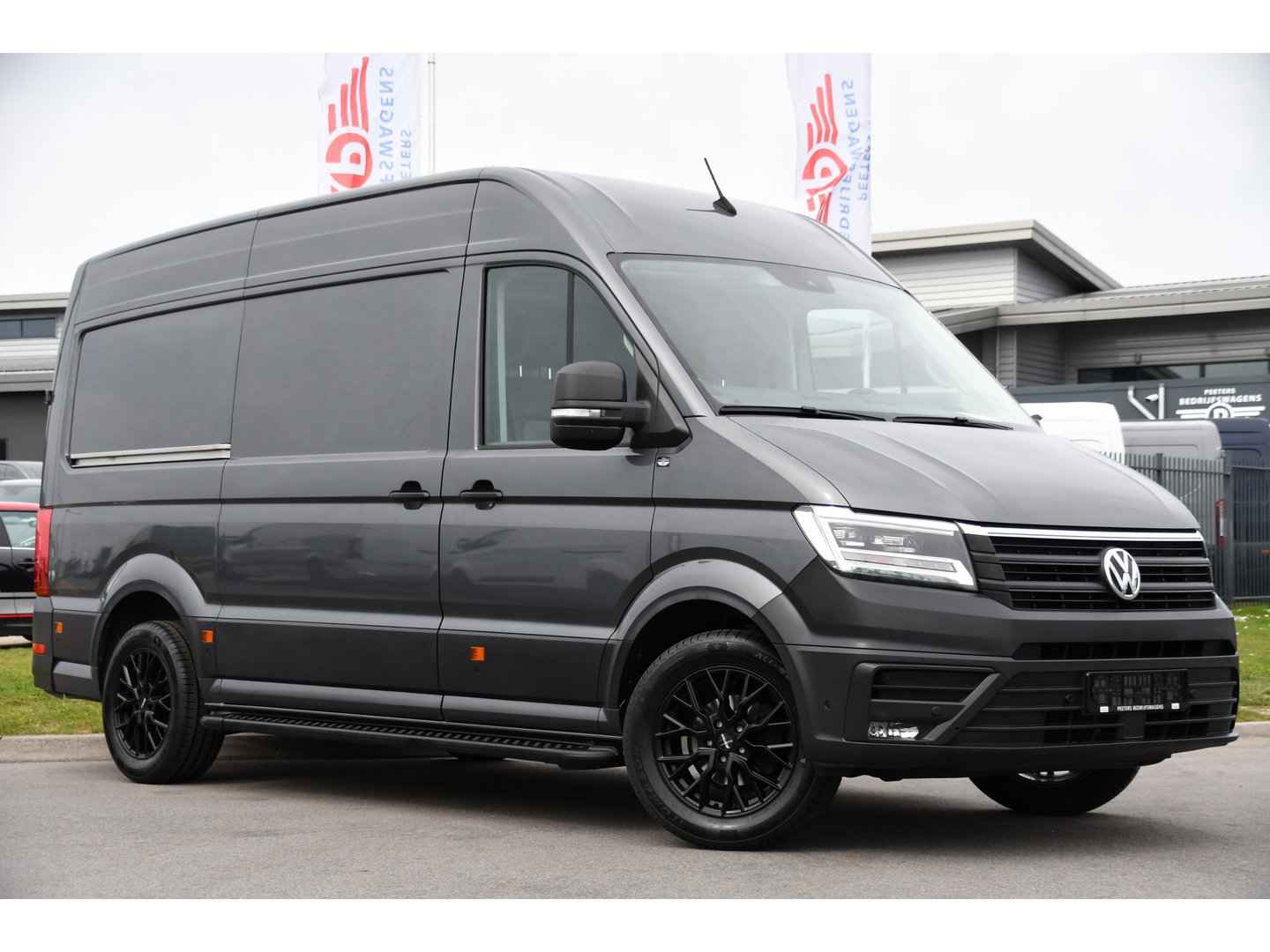Volkswagen Crafter 35 2.0 TDI L3H3 Highline PB Edition Adaptieve Cruise, Camera, Carplay, LED, Clima, Stoelverwarming, 177pk, Automaat, Leder, Uniek!