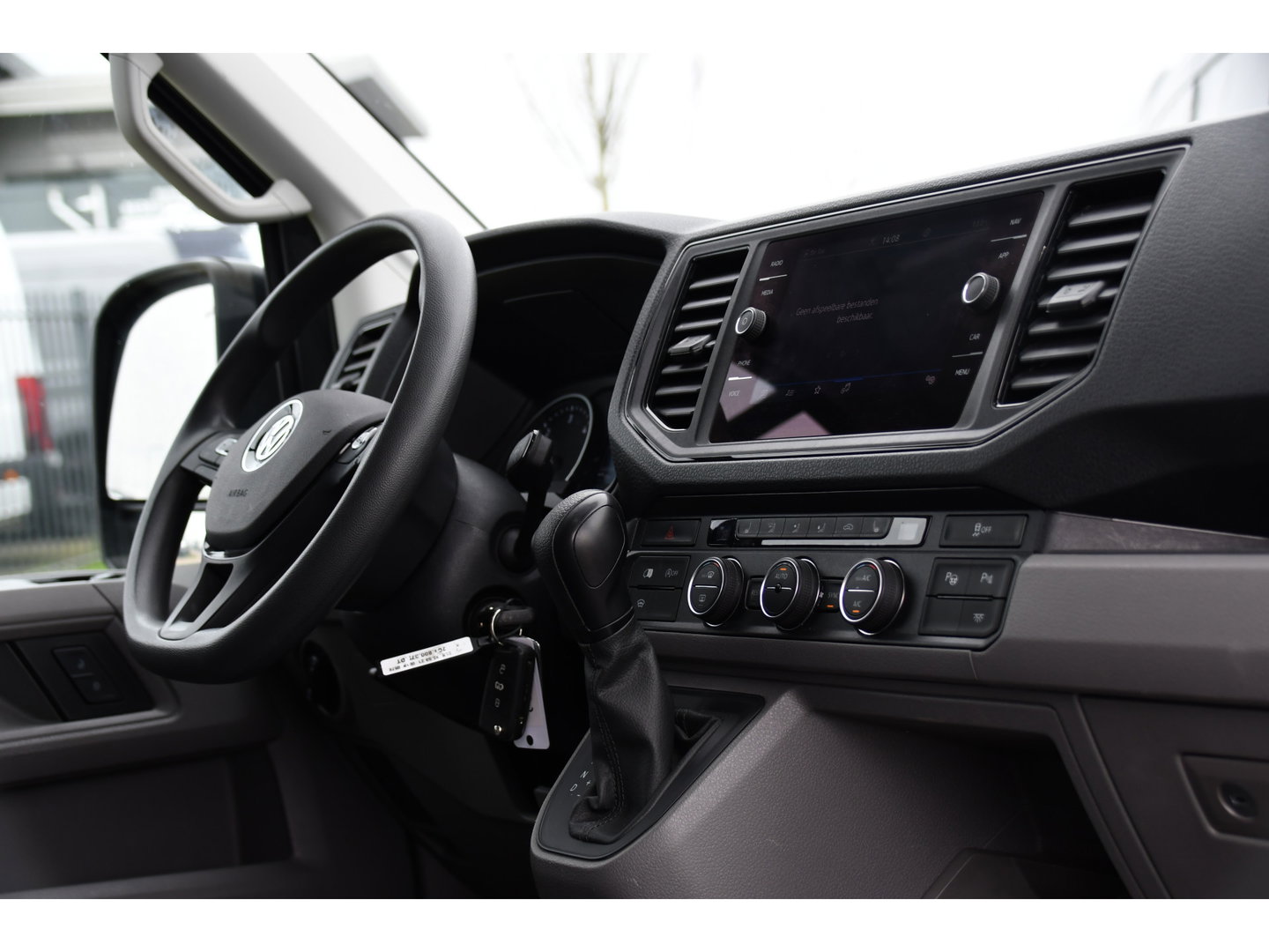 Volkswagen Crafter 35 2.0 TDI L3H3 Highline PB Edition Adaptieve Cruise, Camera, Carplay, LED, Clima, Stoelverwarming, 177pk, Automaat, Leder, Uniek!