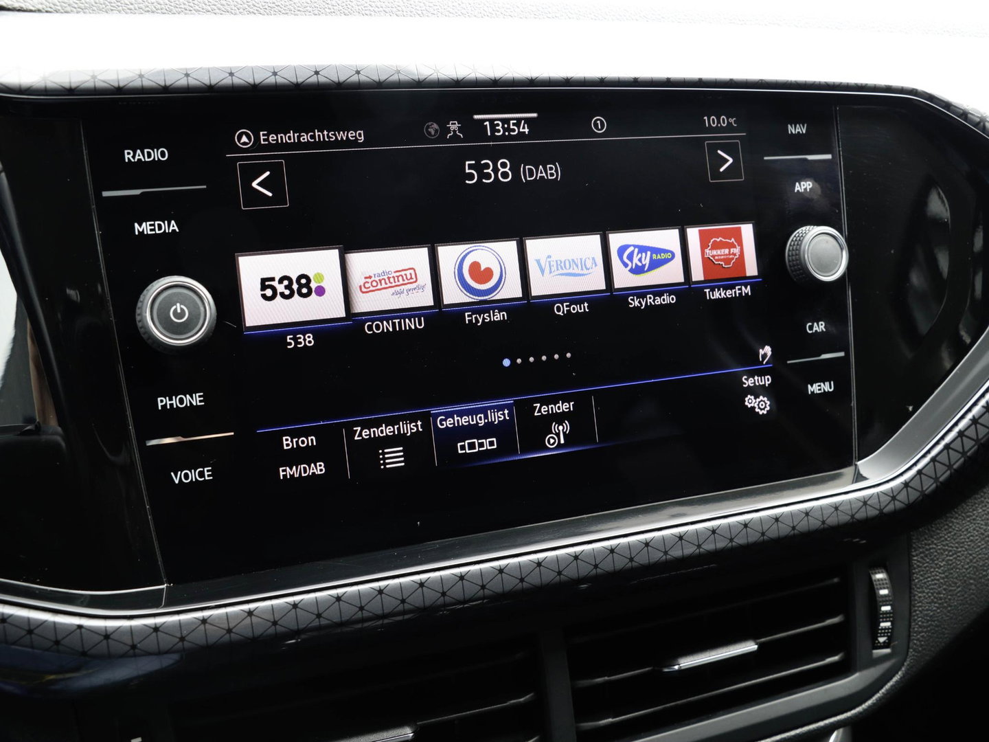 Volkswagen T-Cross 1.0 TSI Style DSG 110PK | Trekhaak | Navigatie