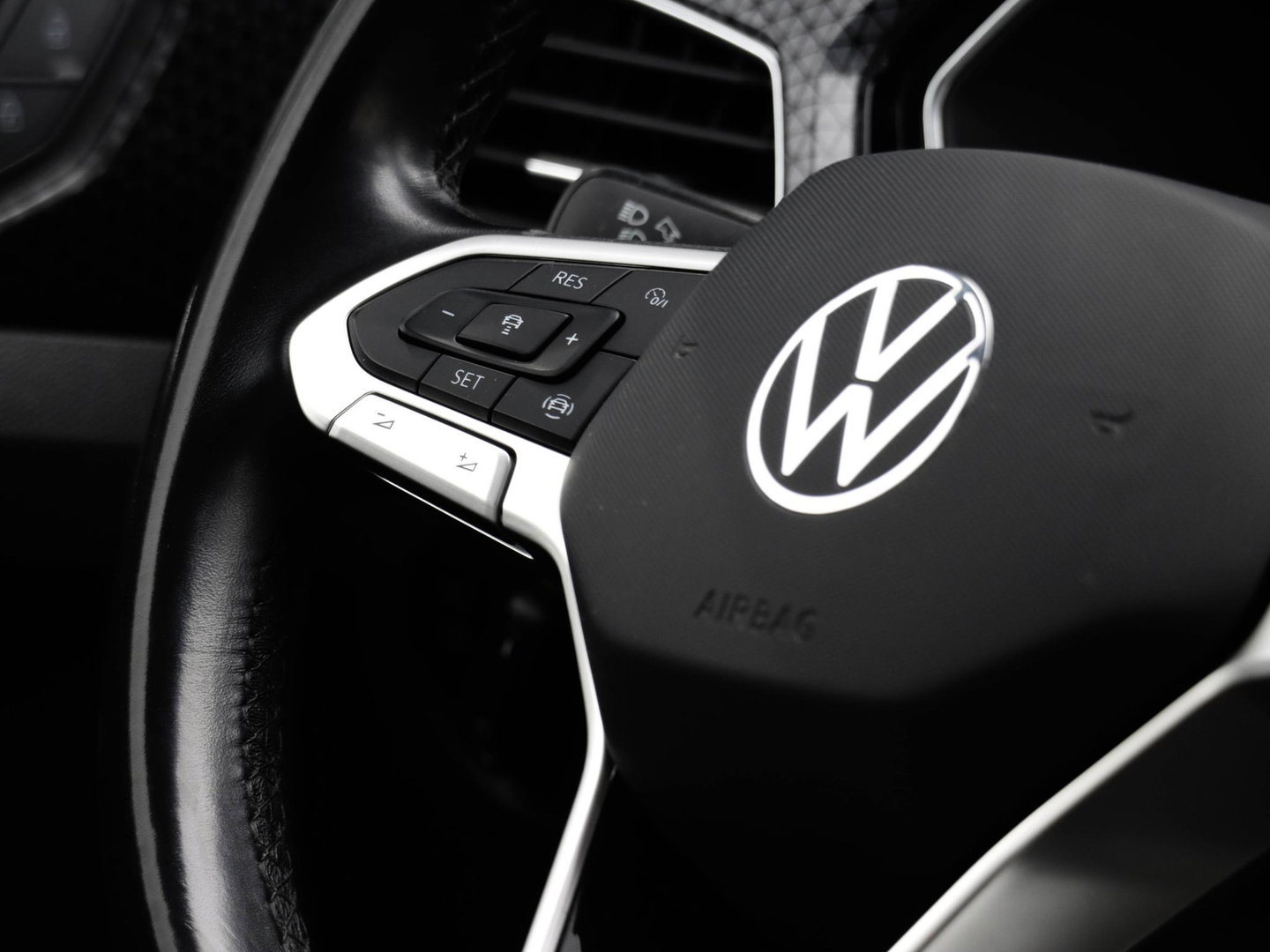 Volkswagen T-Cross 1.0 TSI Style DSG 110PK | Trekhaak | Navigatie