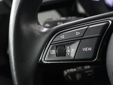 Audi A3 30 TFSI Advanced edition | Panoramadak | Stoelverwarming | Camera | Carplay | Sportstoelen | Navigatie | Full LED | Virtual Cockpit | Getint glas | Climate control | Parkeerhulp | Cruise control