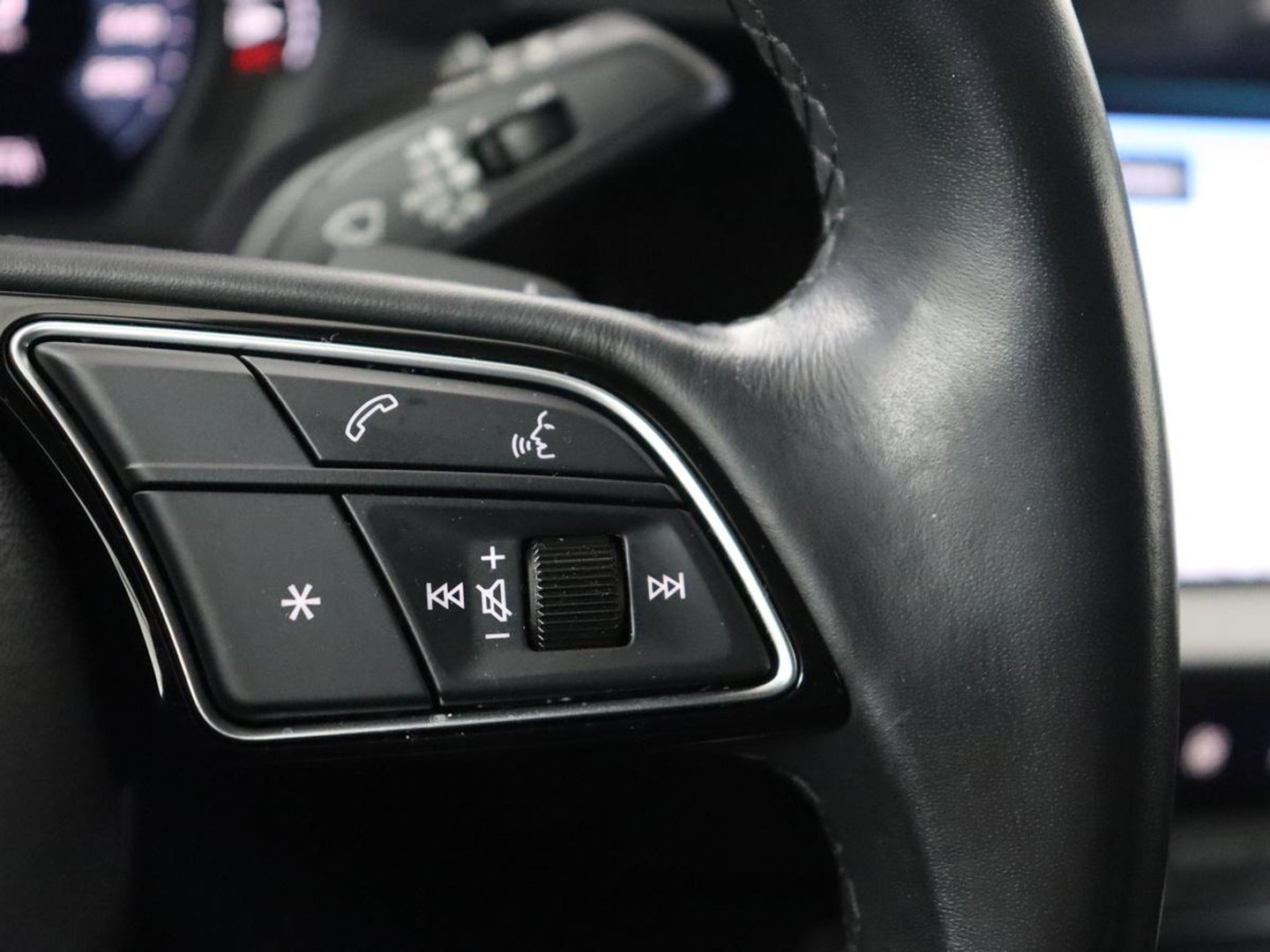 Audi A3 30 TFSI Advanced edition | Panoramadak | Stoelverwarming | Camera | Carplay | Sportstoelen | Navigatie | Full LED | Virtual Cockpit | Getint glas | Climate control | Parkeerhulp | Cruise control