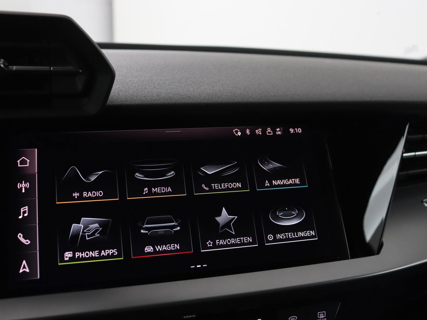 Audi A3 30 TFSI Advanced edition | Panoramadak | Stoelverwarming | Camera | Carplay | Sportstoelen | Navigatie | Full LED | Virtual Cockpit | Getint glas | Climate control | Parkeerhulp | Cruise control