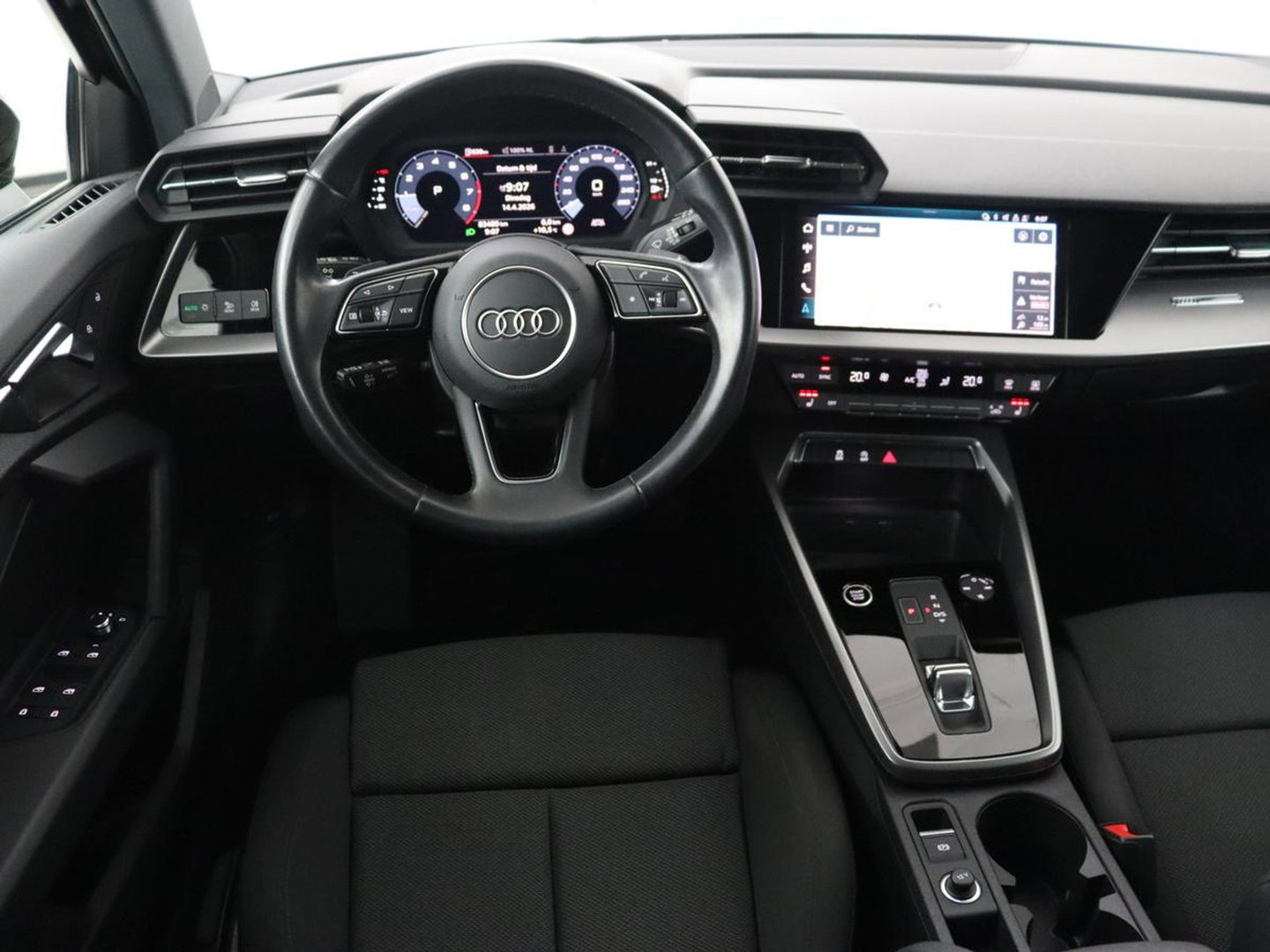 Audi A3 30 TFSI Advanced edition | Panoramadak | Stoelverwarming | Camera | Carplay | Sportstoelen | Navigatie | Full LED | Virtual Cockpit | Getint glas | Climate control | Parkeerhulp | Cruise control
