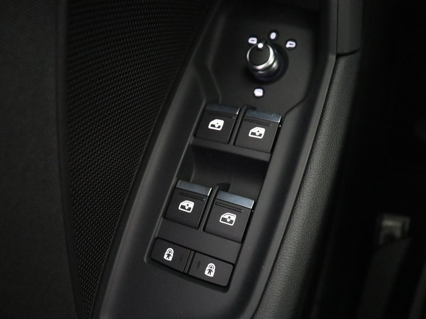 Audi A3 30 TFSI Advanced edition | Panoramadak | Stoelverwarming | Camera | Carplay | Sportstoelen | Navigatie | Full LED | Virtual Cockpit | Getint glas | Climate control | Parkeerhulp | Cruise control