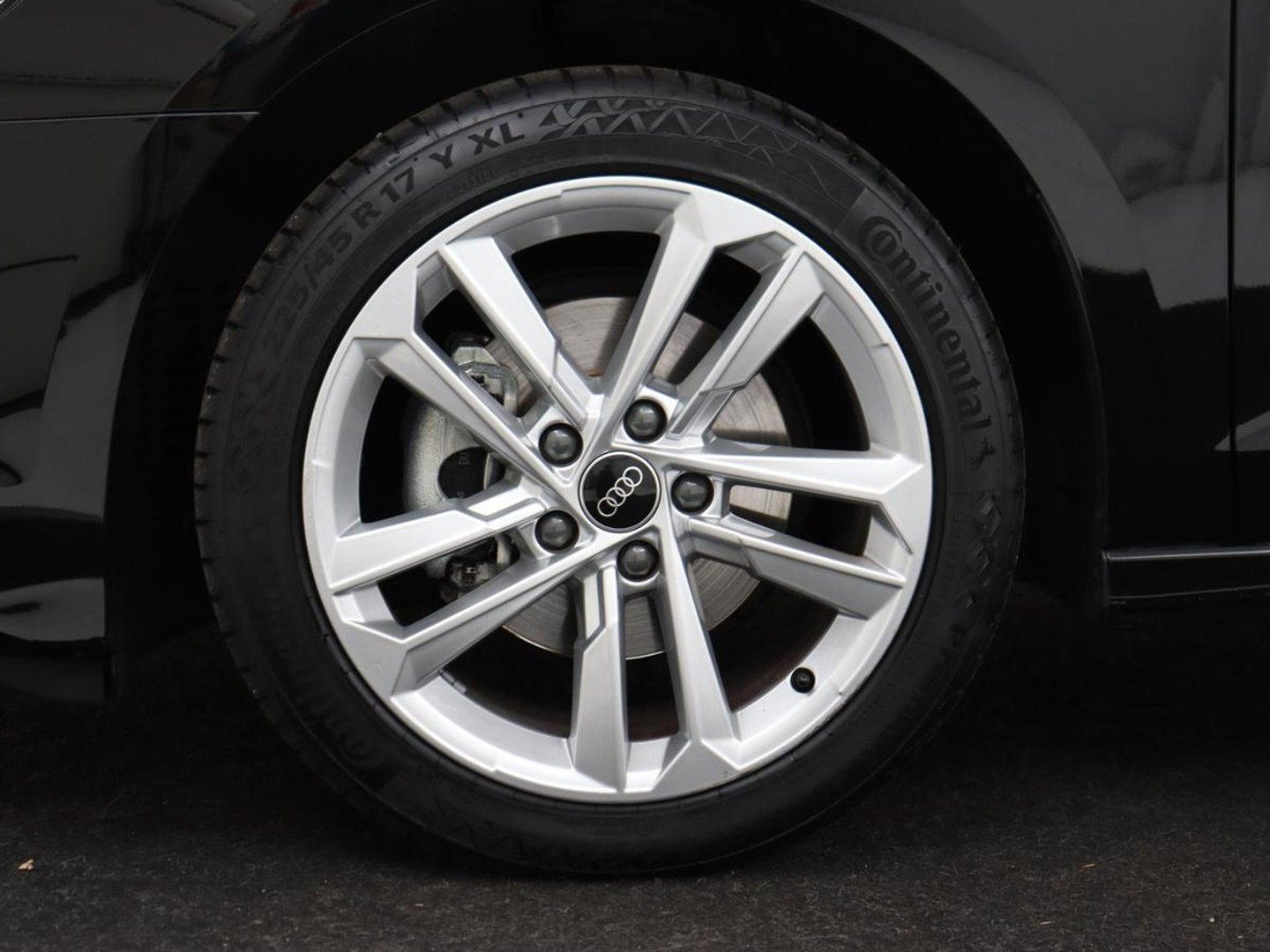 Audi A3 30 TFSI Advanced edition | Panoramadak | Stoelverwarming | Camera | Carplay | Sportstoelen | Navigatie | Full LED | Virtual Cockpit | Getint glas | Climate control | Parkeerhulp | Cruise control