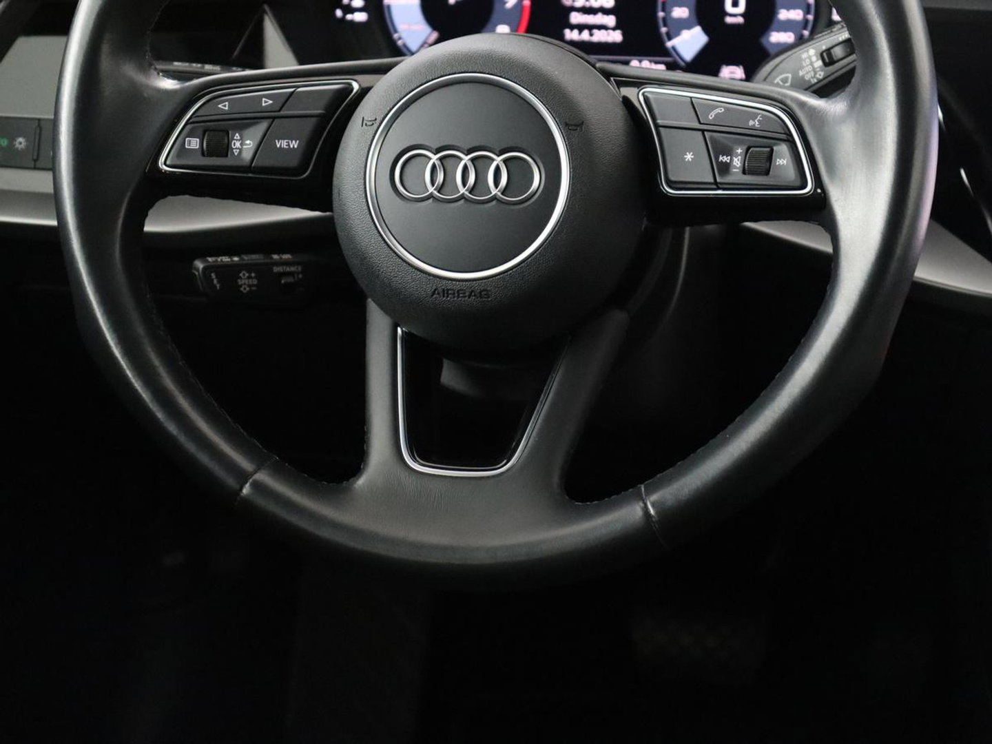 Audi A3 30 TFSI Advanced edition | Panoramadak | Stoelverwarming | Camera | Carplay | Sportstoelen | Navigatie | Full LED | Virtual Cockpit | Getint glas | Climate control | Parkeerhulp | Cruise control