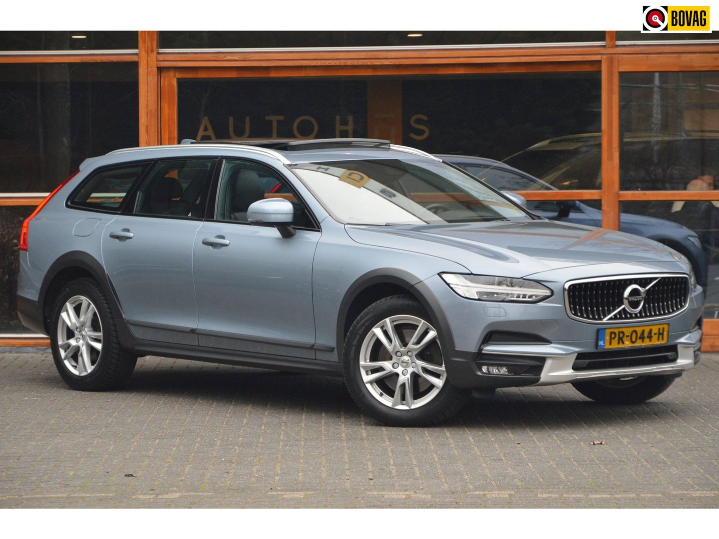 Volvo V90 Cross Country T5 AWD | Panoramadak | Trekhaak 2400KG | Stoelverwarming | Leer | Apple CarPlay | BLIS |