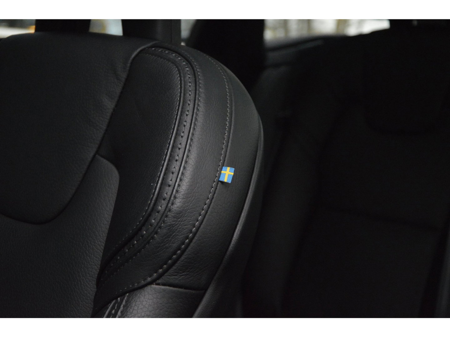 Volvo V90 Cross Country T5 AWD | Panoramadak | Trekhaak 2400KG | Stoelverwarming | Leer | Apple CarPlay | BLIS |