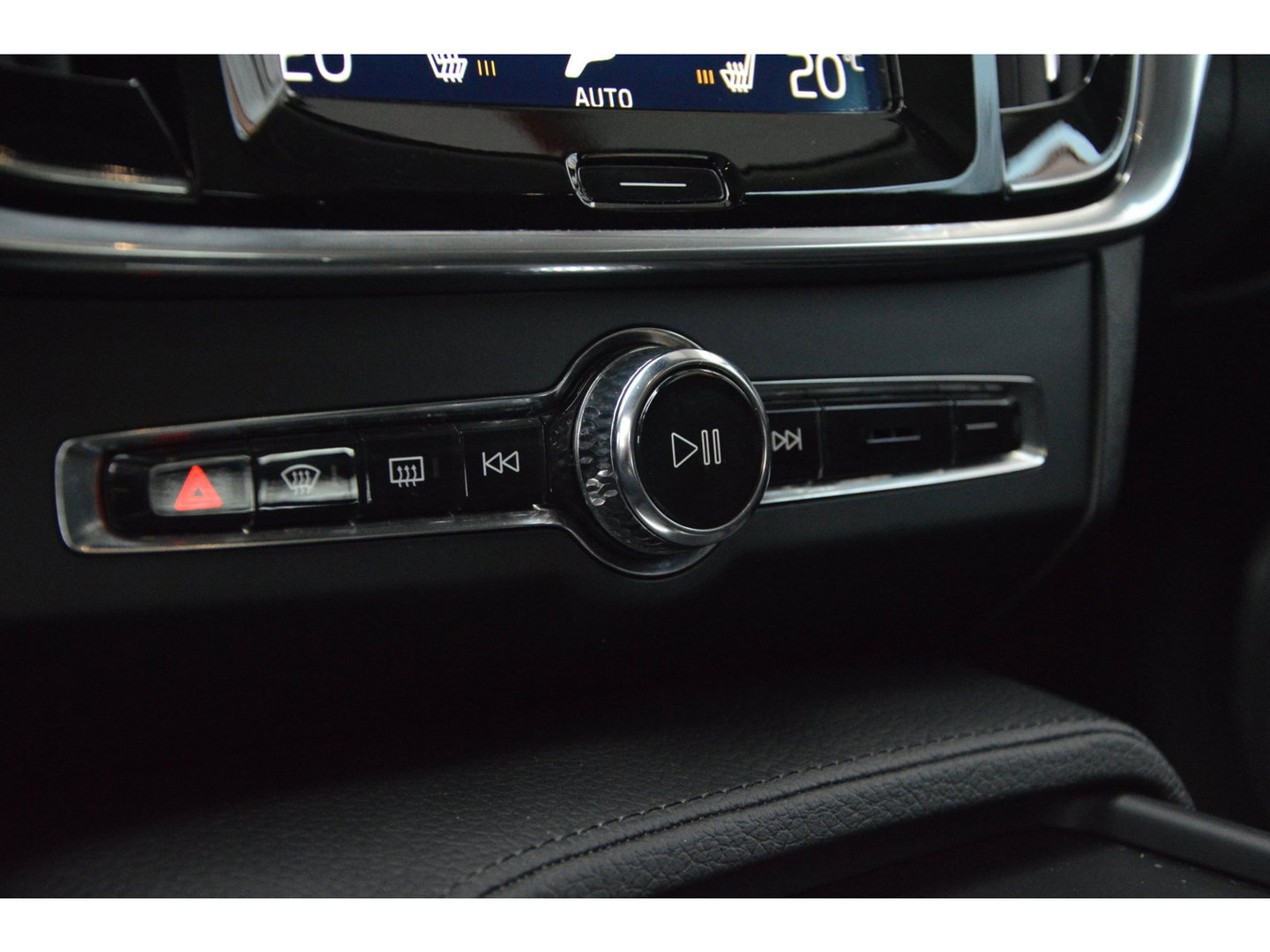 Volvo V90 Cross Country T5 AWD | Panoramadak | Trekhaak 2400KG | Stoelverwarming | Leer | Apple CarPlay | BLIS |