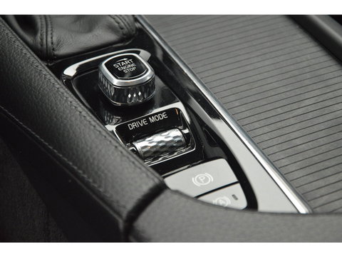 Volvo V90 Cross Country T5 AWD | Panoramadak | Trekhaak 2400KG | Stoelverwarming | Leer | Apple CarPlay | BLIS |
