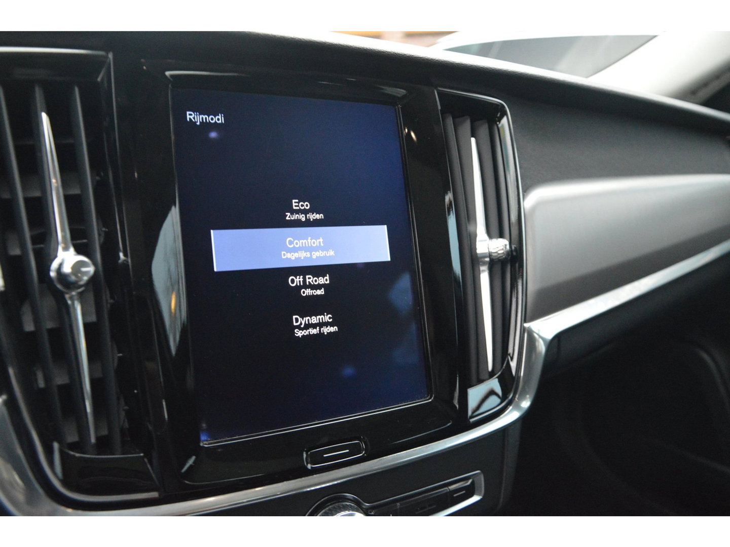 Volvo V90 Cross Country T5 AWD | Panoramadak | Trekhaak 2400KG | Stoelverwarming | Leer | Apple CarPlay | BLIS |