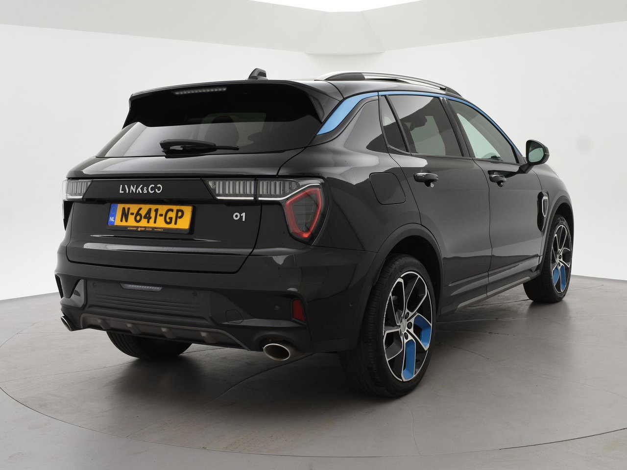 Lynk & Co 01