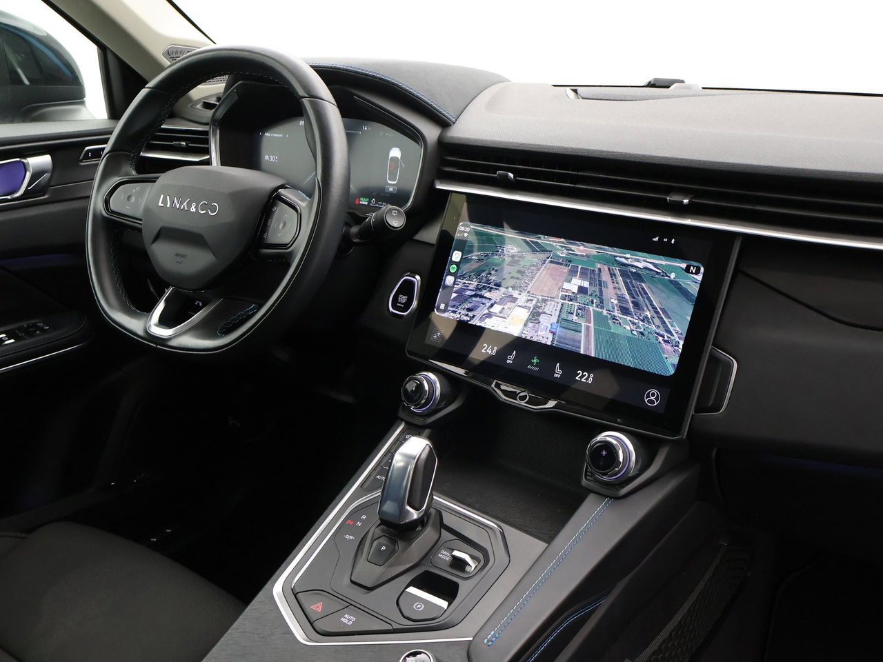 Lynk & Co 01
