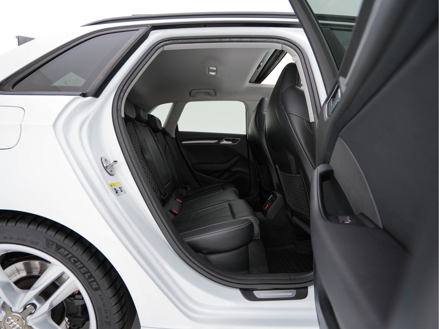 Audi S3 Sportback 2.0 TFSI Quattro Pro Line Plus Aut. *PANO | LEATHER | HEATED-SPORTSEATS | ADAPTIVE-CRUISE | FULL-LED | KEYLESS | CAMERA | NAVI-FULLMAP | PRIVACYGLASS | SHIFTPADDLES | ECC | PDC | 18''ALU*