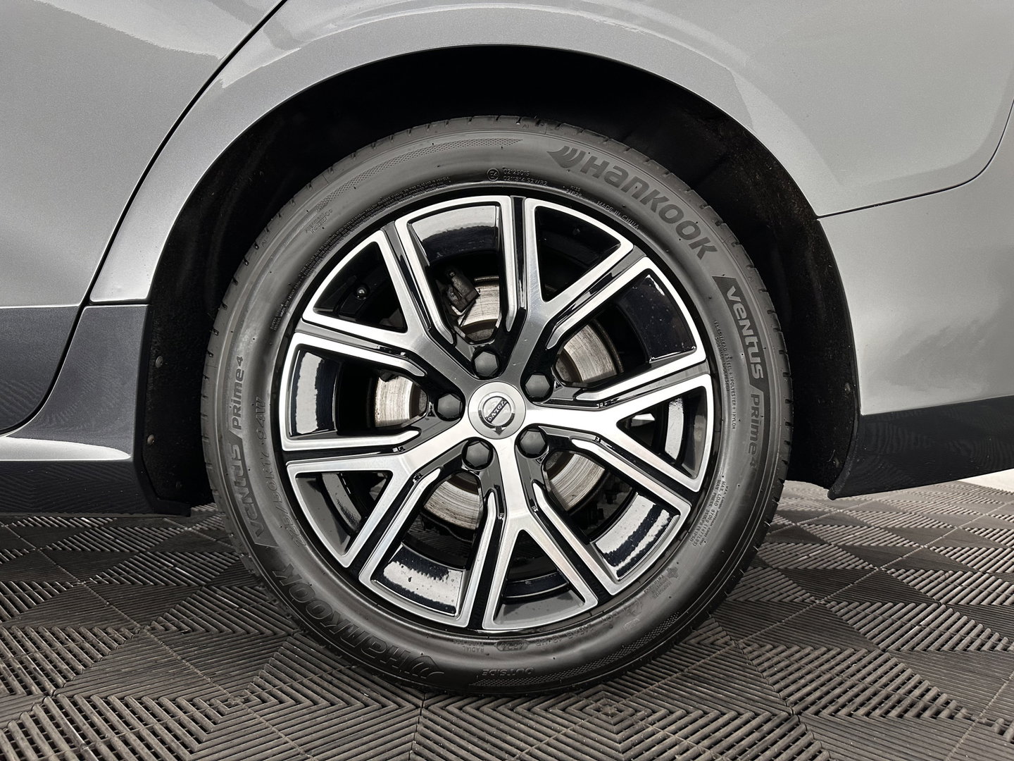 Volvo V60 2.0 D3 Momentum Aut. *PANO | LEATHER | FULL-LED | KEYLESS | BLINDSPOT | CAMERA | DAB | DIGI-COCKPIT | NAVI-FULLMAP | ECC | HEATED-SPORTSEATS | PDC | ADAPTIVE-CRUISE | LANE-ASSIST | HEAD-UP | 17"ALU*