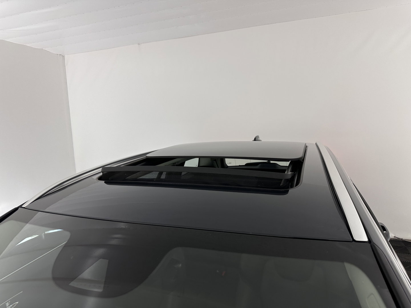 Volvo V60 2.0 D3 Momentum Aut. *PANO | LEATHER | FULL-LED | KEYLESS | BLINDSPOT | CAMERA | DAB | DIGI-COCKPIT | NAVI-FULLMAP | ECC | HEATED-SPORTSEATS | PDC | ADAPTIVE-CRUISE | LANE-ASSIST | HEAD-UP | 17"ALU*