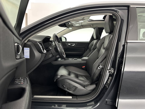 Volvo V60 2.0 D3 Momentum Aut. *PANO | LEATHER | FULL-LED | KEYLESS | BLINDSPOT | CAMERA | DAB | DIGI-COCKPIT | NAVI-FULLMAP | ECC | HEATED-SPORTSEATS | PDC | ADAPTIVE-CRUISE | LANE-ASSIST | HEAD-UP | 17"ALU*