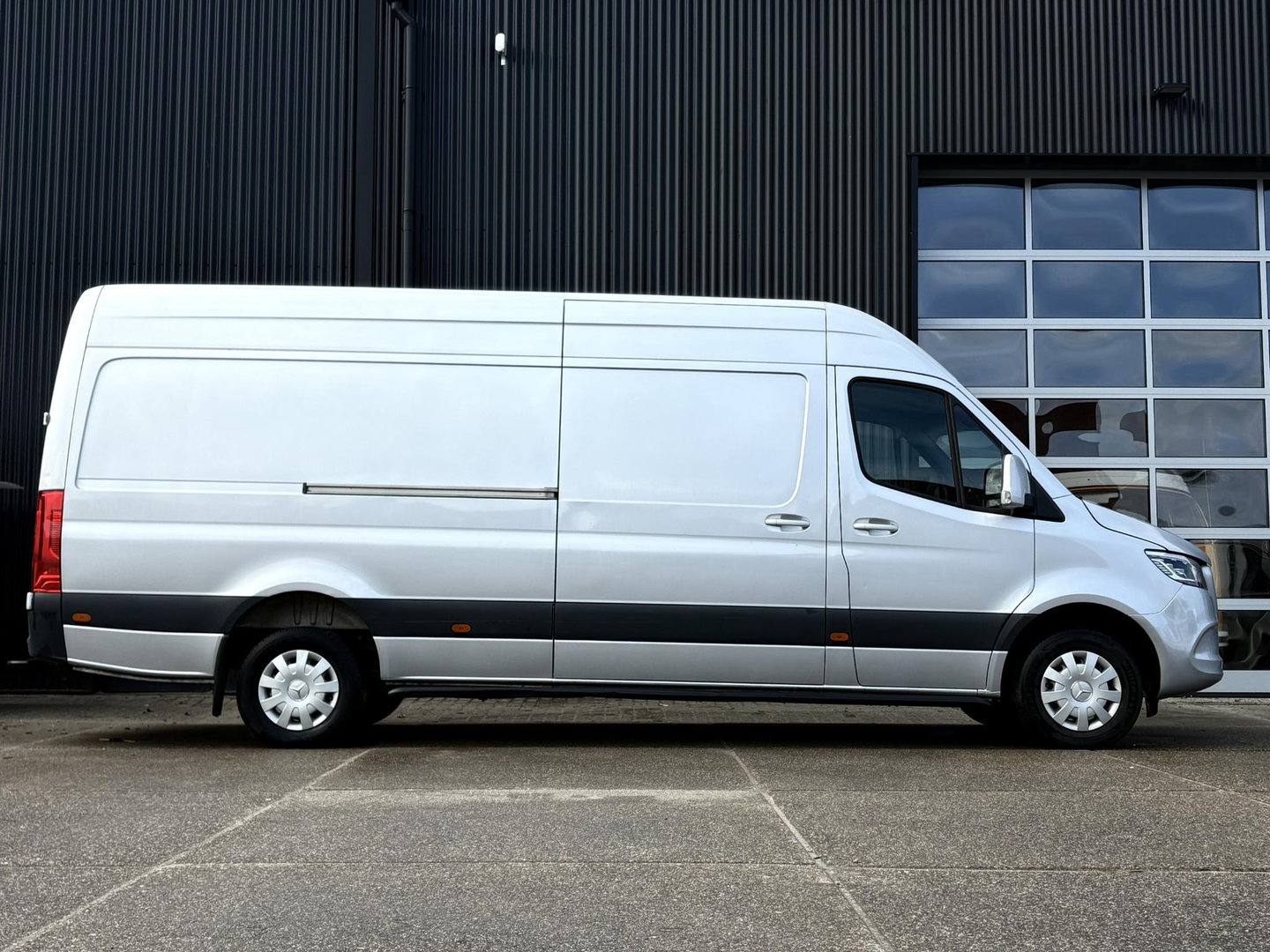 Mercedes-Benz Sprinter 319 3.0 V6 L4H2 | 4.4M LAADRUIMTE | CAMERA | LEDER | STUURWIELBEDIENING