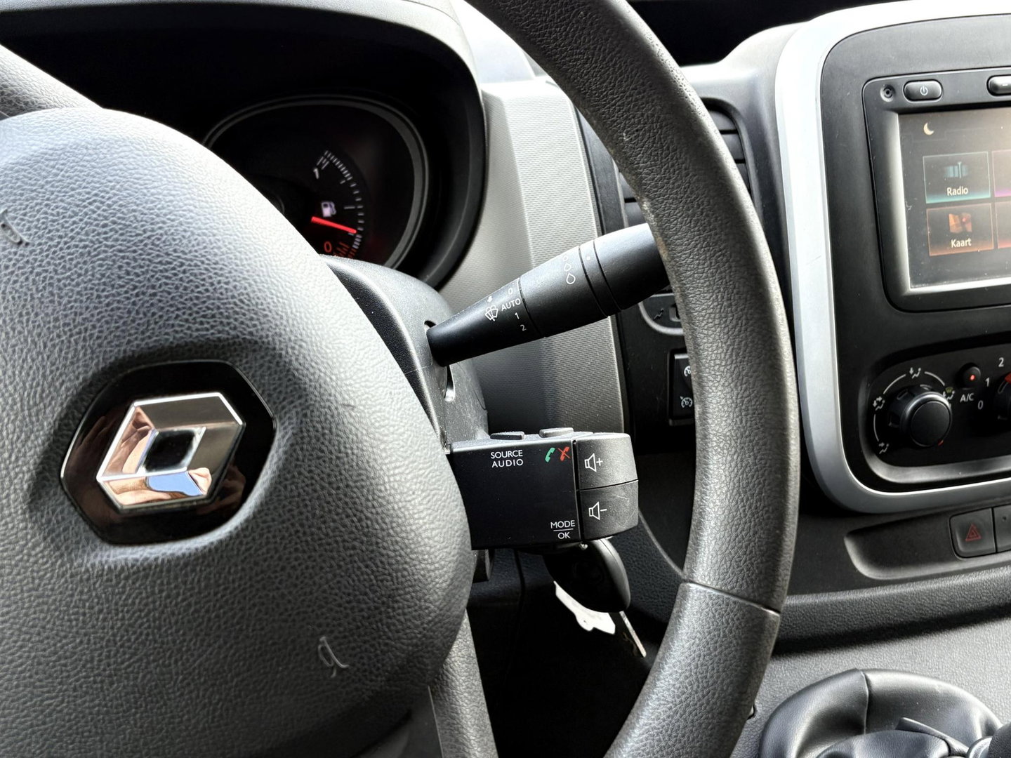 Renault Trafic 1.6 dCi 120pk Edition T29 L2H1 DC | Marge | 6-persoons | Dubbel cabine | Navigatie |