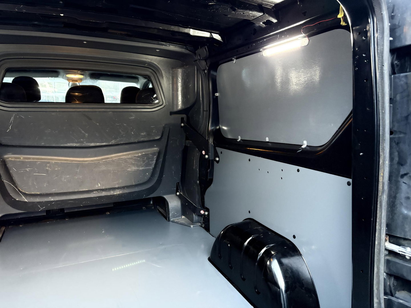 Renault Trafic 1.6 dCi 120pk Edition T29 L2H1 DC | Marge | 6-persoons | Dubbel cabine | Navigatie |