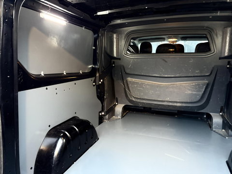 Renault Trafic 1.6 dCi 120pk Edition T29 L2H1 DC | Marge | 6-persoons | Dubbel cabine | Navigatie |