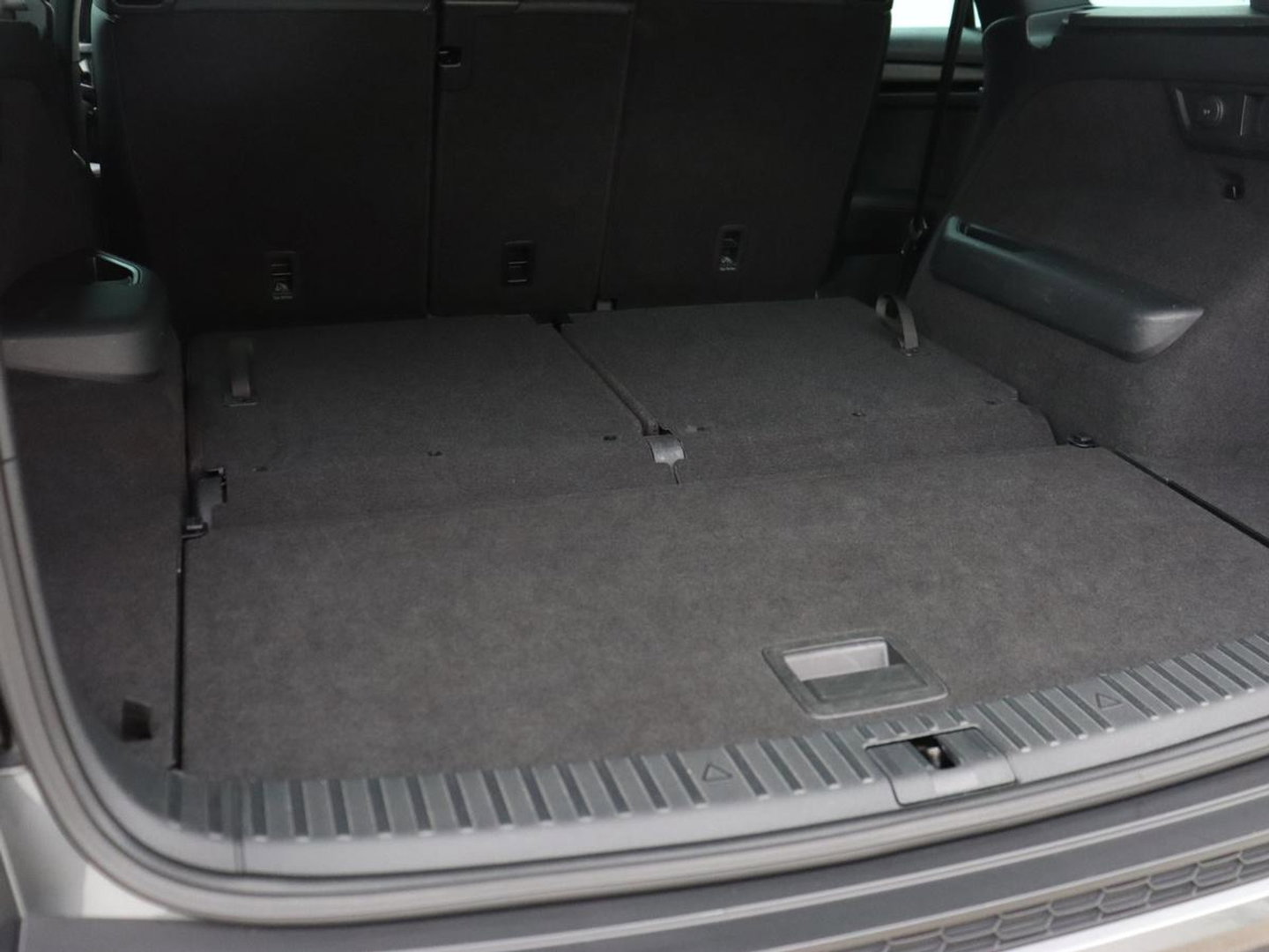 Škoda Kodiaq 1.5 TSI Sportline Business 7 Persoons | Stoelverwarming | Adaptive cruise | Alcantara | Matrix LED | Carplay | Keyless | Camera | Virtual Cockpit | Side Assist | Sfeerverlichting | Navigatie