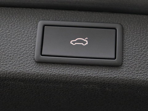 Škoda Kodiaq 1.5 TSI Sportline Business 7 Persoons | Stoelverwarming | Adaptive cruise | Alcantara | Matrix LED | Carplay | Keyless | Camera | Virtual Cockpit | Side Assist | Sfeerverlichting | Navigatie