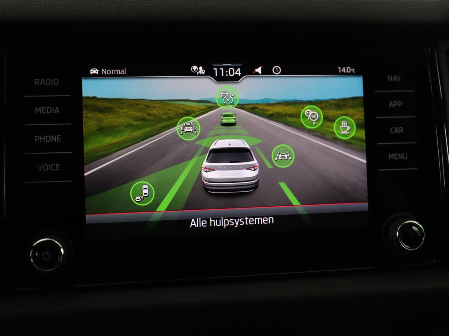 Škoda Kodiaq 1.5 TSI Sportline Business 7 Persoons | Stoelverwarming | Adaptive cruise | Alcantara | Matrix LED | Carplay | Keyless | Camera | Virtual Cockpit | Side Assist | Sfeerverlichting | Navigatie