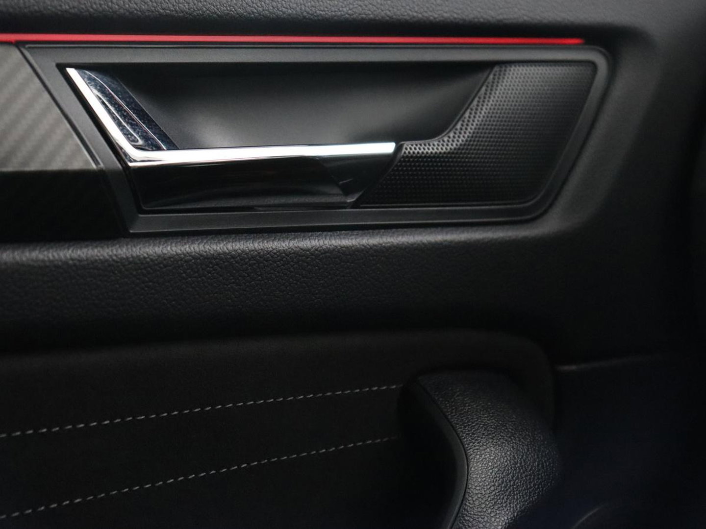 Škoda Kodiaq 1.5 TSI Sportline Business 7 Persoons | Stoelverwarming | Adaptive cruise | Alcantara | Matrix LED | Carplay | Keyless | Camera | Virtual Cockpit | Side Assist | Sfeerverlichting | Navigatie