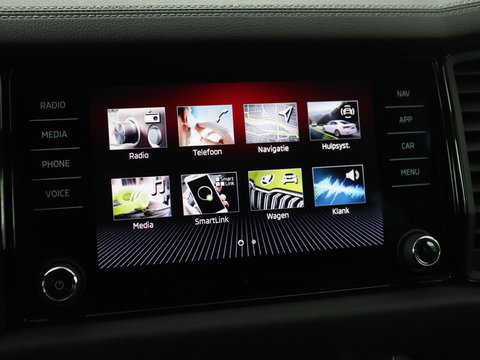 Škoda Kodiaq 1.5 TSI Sportline Business 7 Persoons | Stoelverwarming | Adaptive cruise | Alcantara | Matrix LED | Carplay | Keyless | Camera | Virtual Cockpit | Side Assist | Sfeerverlichting | Navigatie