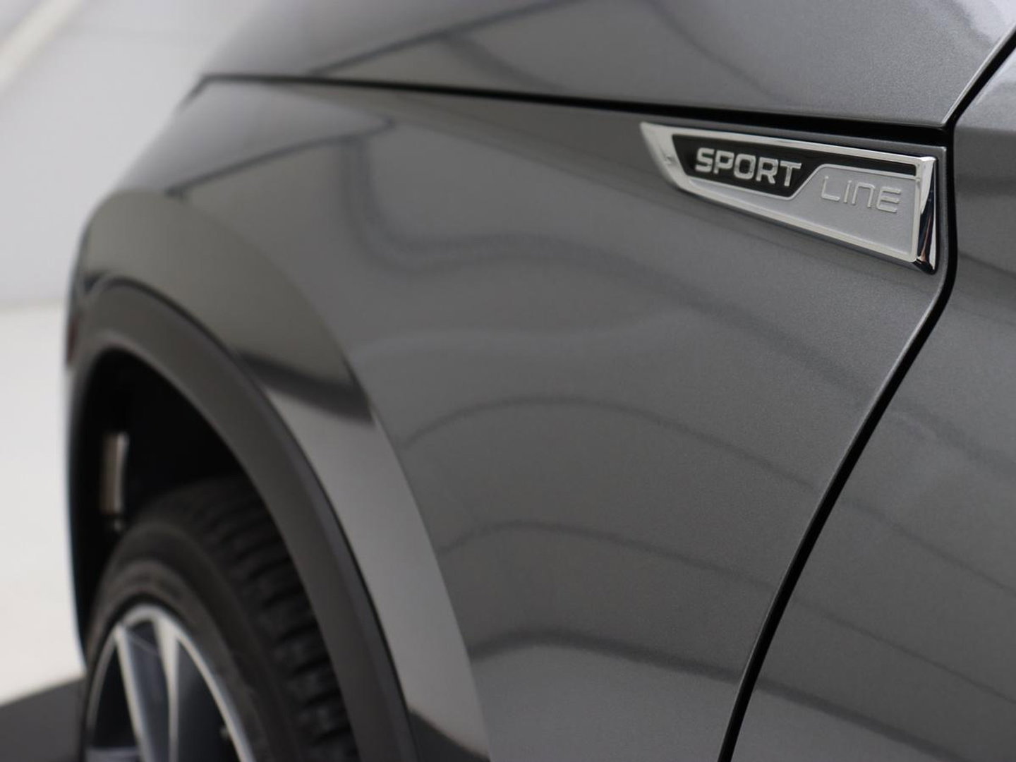 Škoda Kodiaq 1.5 TSI Sportline Business 7 Persoons | Stoelverwarming | Adaptive cruise | Alcantara | Matrix LED | Carplay | Keyless | Camera | Virtual Cockpit | Side Assist | Sfeerverlichting | Navigatie