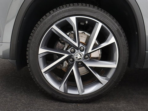 Škoda Kodiaq 1.5 TSI Sportline Business 7 Persoons | Stoelverwarming | Adaptive cruise | Alcantara | Matrix LED | Carplay | Keyless | Camera | Virtual Cockpit | Side Assist | Sfeerverlichting | Navigatie
