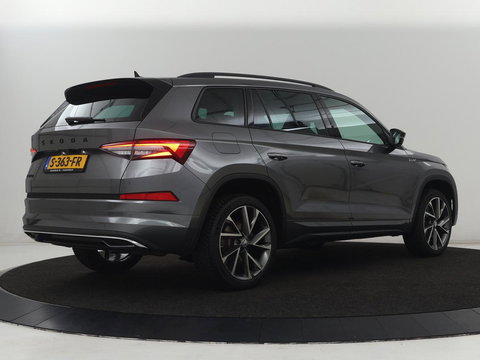 Škoda Kodiaq 1.5 TSI Sportline Business 7 Persoons | Stoelverwarming | Adaptive cruise | Alcantara | Matrix LED | Carplay | Keyless | Camera | Virtual Cockpit | Side Assist | Sfeerverlichting | Navigatie