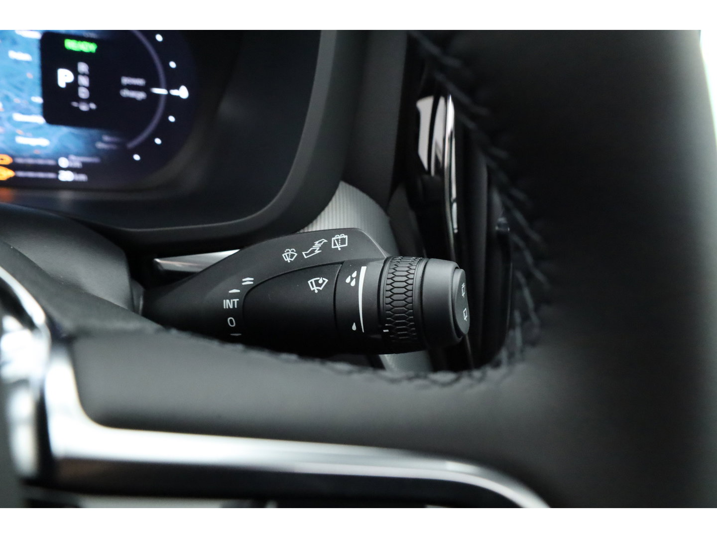 Volvo XC60 2.0 T8 Plug-in hybrid AWD Plus Black Edition | Pano | Head up | 360 Camera | Blis | Acc | H&K Audio | Mem stoelen |