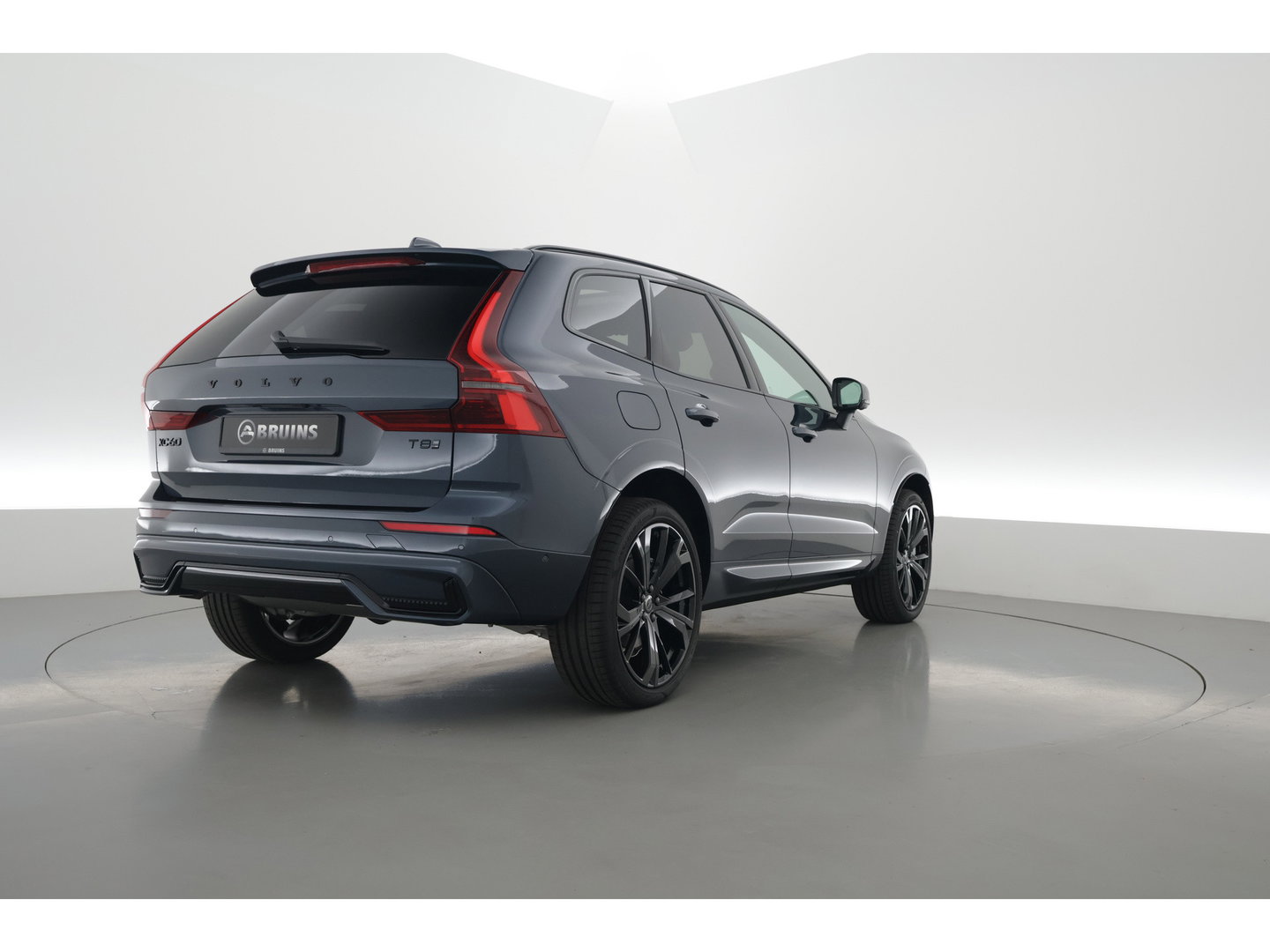 Volvo XC60 2.0 T8 Plug-in hybrid AWD Plus Black Edition | Pano | Head up | 360 Camera | Blis | Acc | H&K Audio | Mem stoelen |