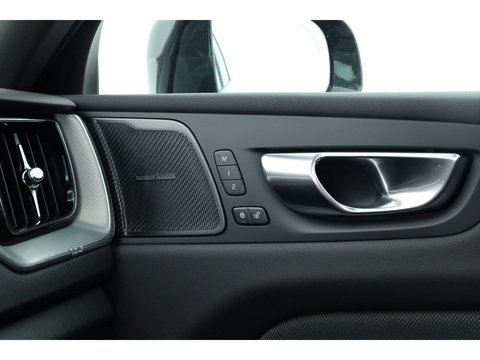 Volvo XC60 2.0 T8 Plug-in hybrid AWD Plus Black Edition | Pano | Head up | 360 Camera | Blis | Acc | H&K Audio | Mem stoelen |